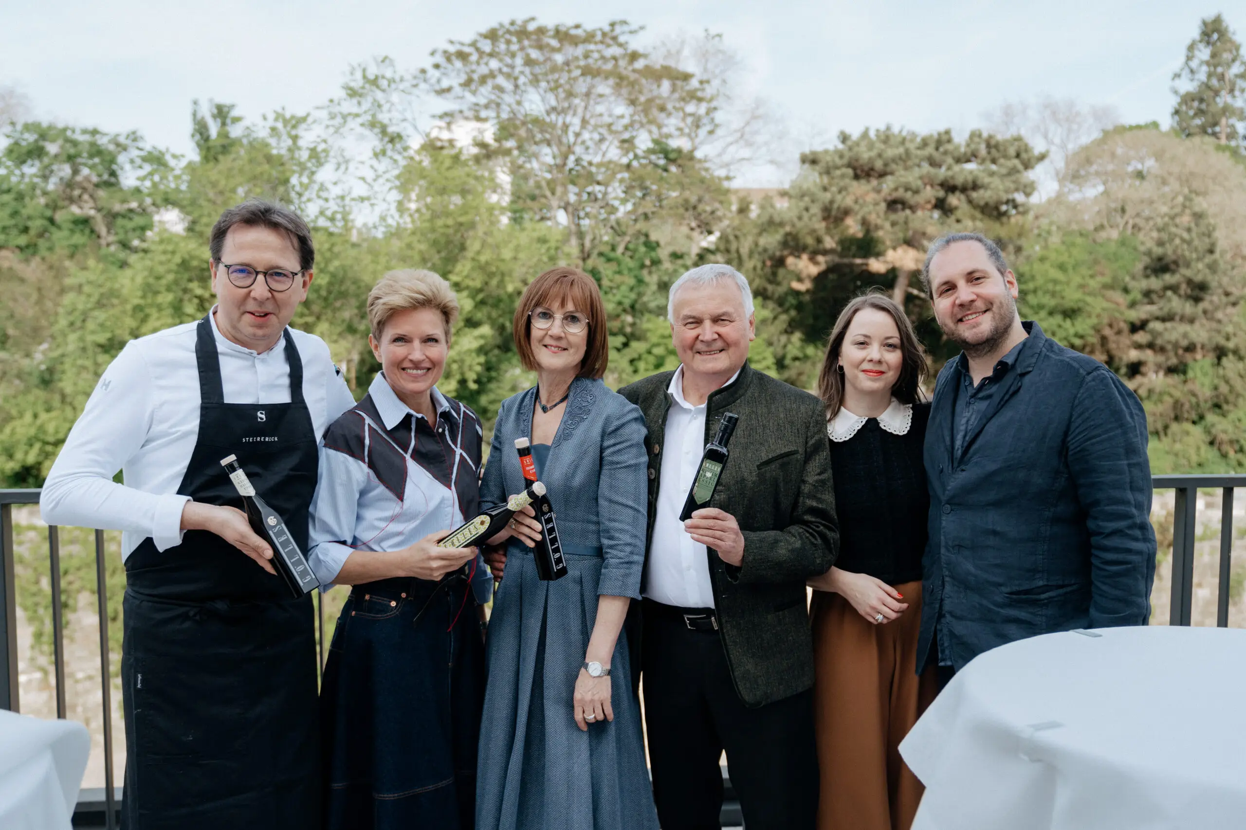 Gruppenfoto bei der 40-Jahre-Jubiläumsfeier von Gölles Apfel Balsamessig