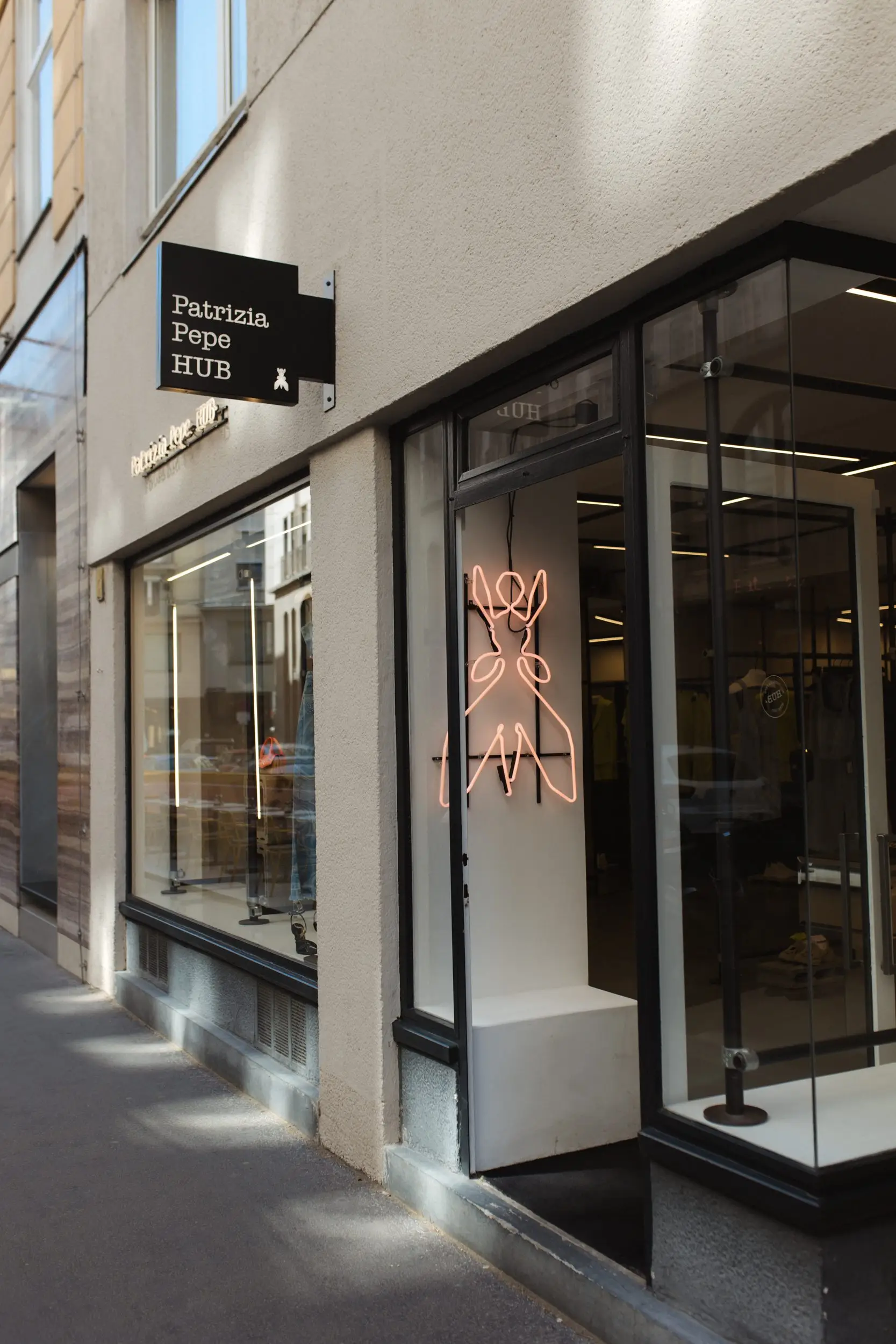 Schaufenster der Patrizia Pepe Boutique